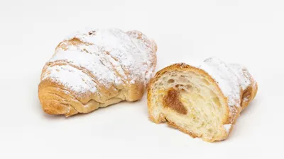 Croissant s ovocnou náplní